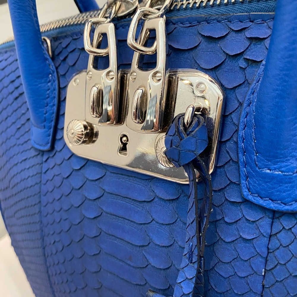 VBH Handbag - Picture 8 of 12